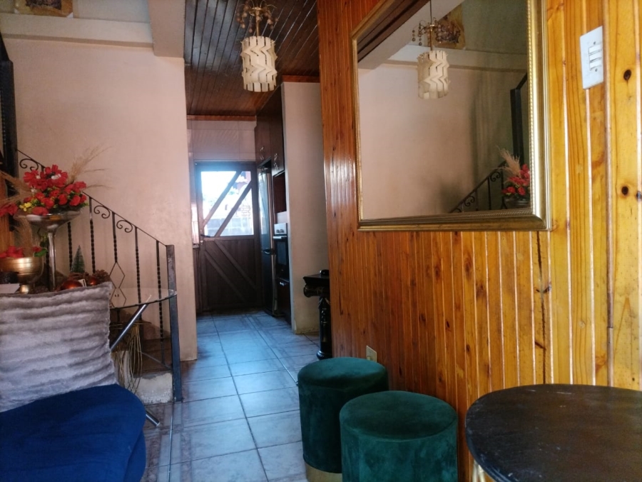 4 Bedroom Property for Sale in Geelhoutpark North West